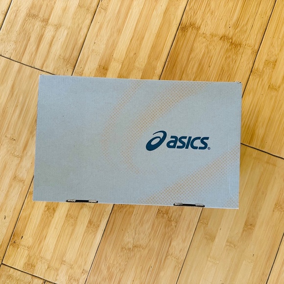 ASICS Women's Upcourt 5 Volleyball Shoes - Picture 8 of 10